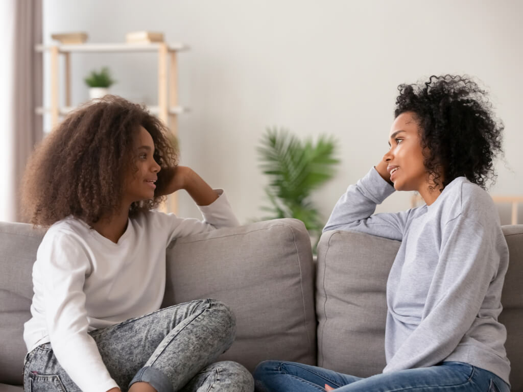 FM Bank - Mother and Daughter Discussing College